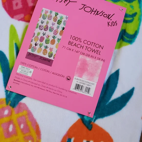 Betsey Johnson KIDS Beach towel - Picture 3 of 5